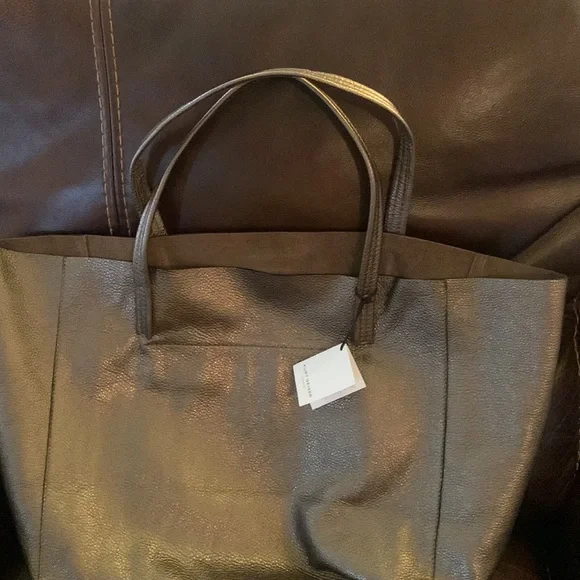 Kurt Geiger London Violet Leather Tote
KURT GEIGER LONDON - Picture 13 of 14